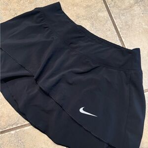 Skort !! Nike black tiered sports skirt - Sz XS. 🎾🏐🥎⚽️🏀🏸
